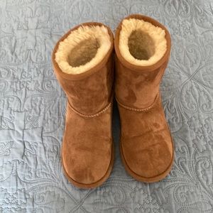 Ugh boots, Chestnut, kids size 1